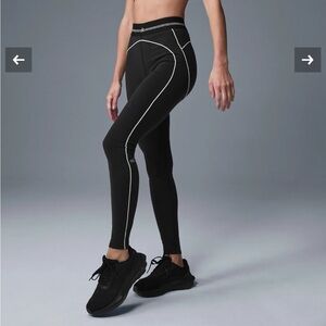 ALO Yoga Black Airbrush High-Waist Heart Throb Legging